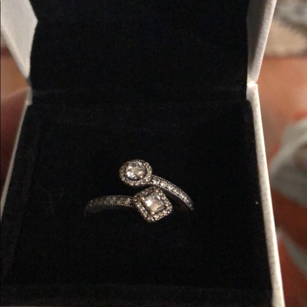Pandora Ring